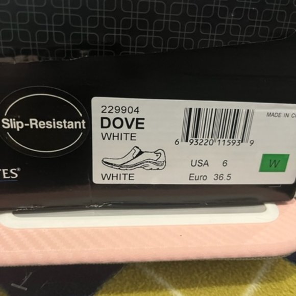 6W NurseMates White Dove Clog - Picture 7 of 7